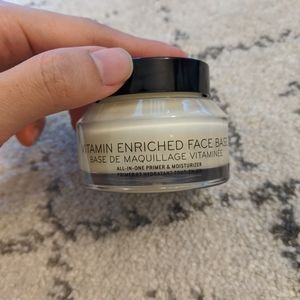 Vitamin Enriched Face Base Priming Moisturizer